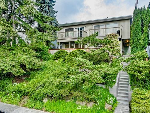 3021 21st Ave W, Seattle, WA, 98199-2966 | Card Image