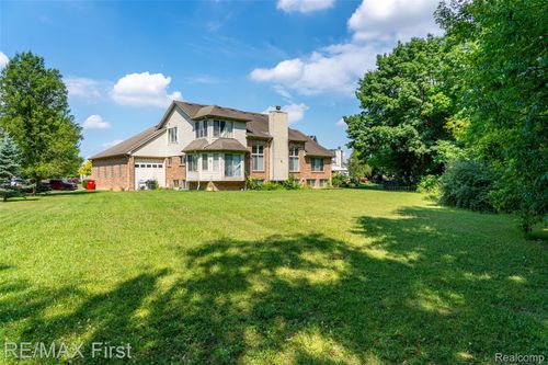 46466 Serenity Dr, Macomb, MI, 48044-3757 | Card Image