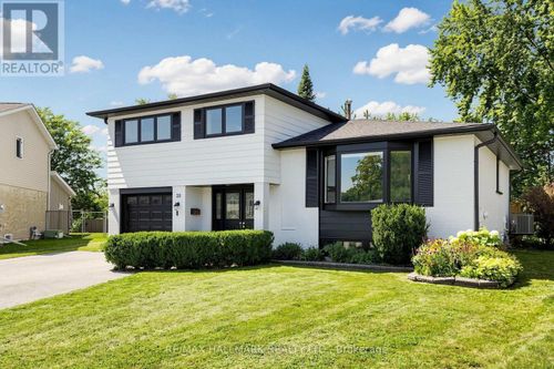 part-1-20 Oak Court, Aurora (Aurora Village), ON, L4G3J6 | Card Image