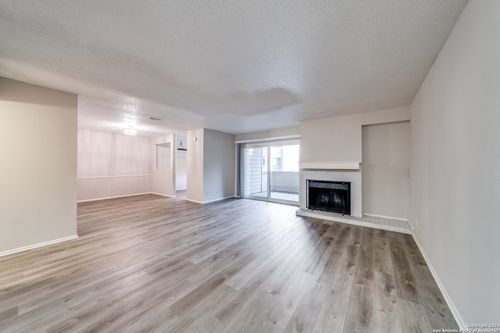 apt-106-2935 Nacogdoches Rd, San Antonio, TX, 78217-5049 | Card Image