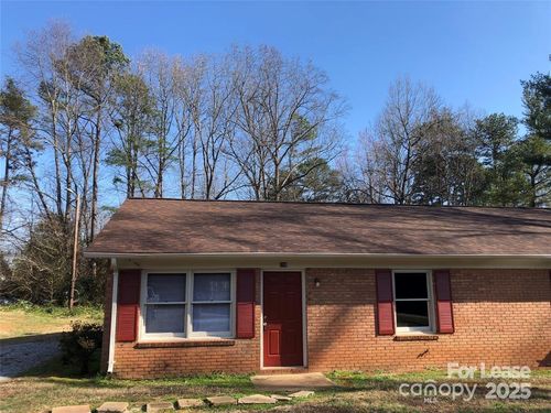 208 Sunny Hill Dr, Lincolnton, NC, 28092-8170 | Card Image