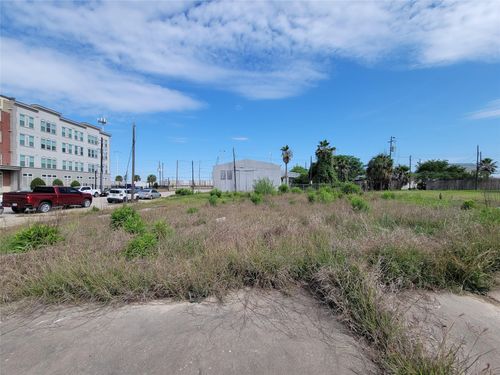 1424 Strand St, Galveston, TX, 77550-2414 | Card Image
