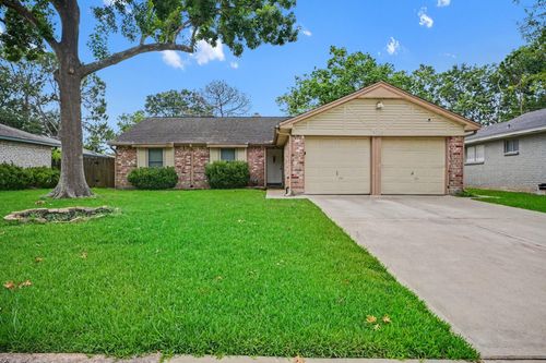 5127 Royal Pkwy, Friendswood, TX, 77546-3213 | Card Image