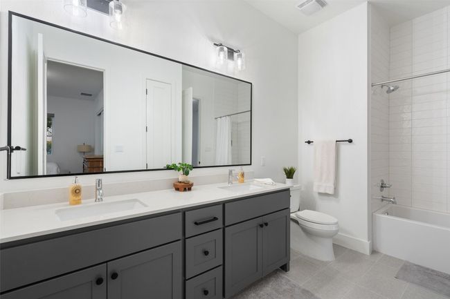 Jack and Jill Bathroom for 4th and 5th Bedroom. | Image 25