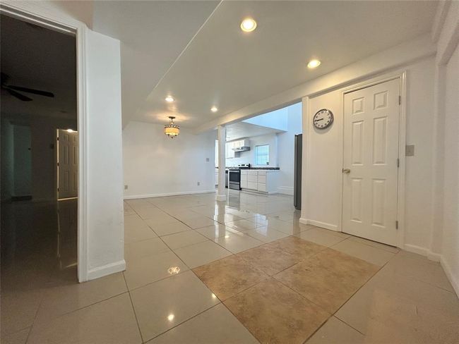 #2/2 Living area | Image 17