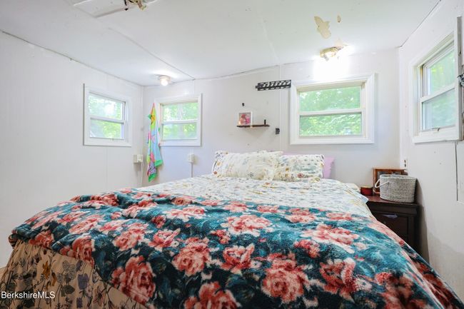 18 Apache Dr, House other with 2 bedrooms, 1 bathrooms and 2 parking in North Adams MA | Image 6