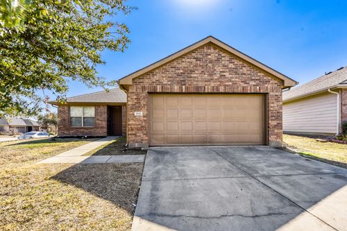 1942 Castaway Dr, Grand Prairie, TX, 75051-3445 | Card Image
