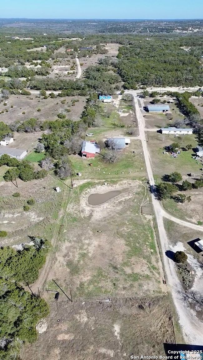 300 Oakland Dr, House other with 2 bedrooms, 2 bathrooms and null parking in Blanco TX | Image 6