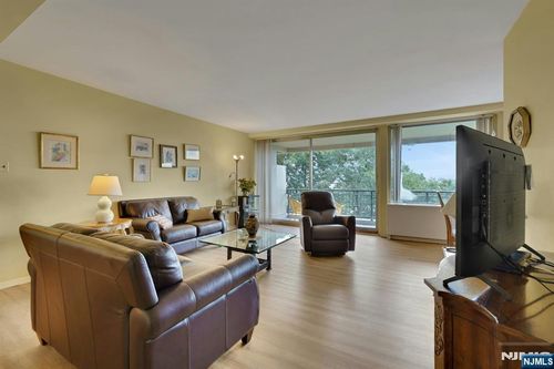 1 Horizon Rd, Fort Lee, NJ, 07024-6502 | Card Image