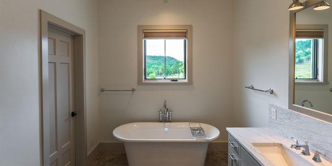 176 S Putting Park Dr, Condo with 3 bedrooms, 4 bathrooms and 2 parking in Fredericksburg TX | Image 12