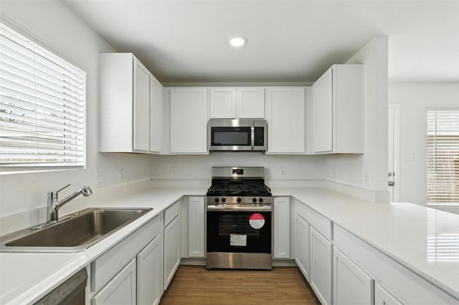 1437 Las Cuevas Dr, House other with 4 bedrooms, 3 bathrooms and 2 parking in Conroe TX | Image 6