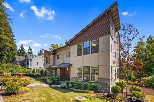 587 155th Pl Ne, Bellevue, WA, 98007-4882 | Card Image
