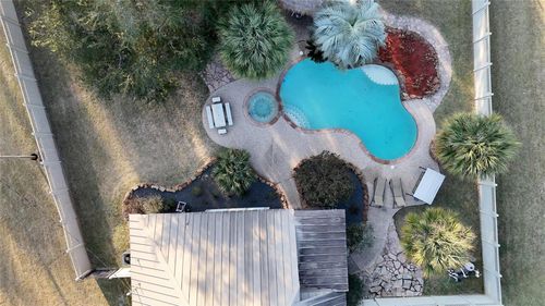 2742 Westchester Cir, Pearland, TX, 77584-5825 | Card Image