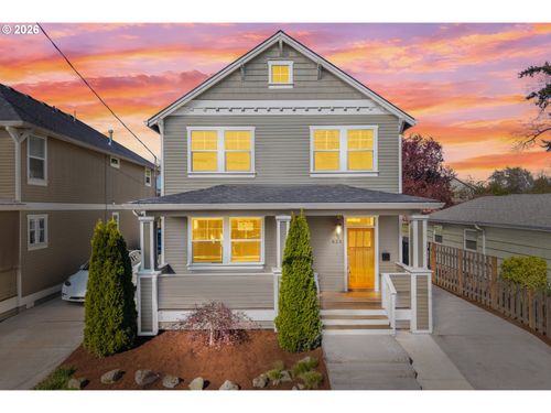 623 Ne 79th Ave, Portland, OR, 97213-6912 | Card Image