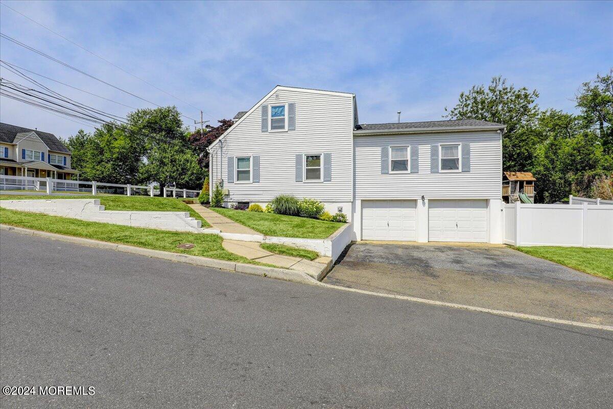 Leonardville Rd, Belford, NJ 07718