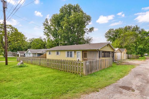 2418 W Lynn Street, Springfield, MO, 65802 | Card Image