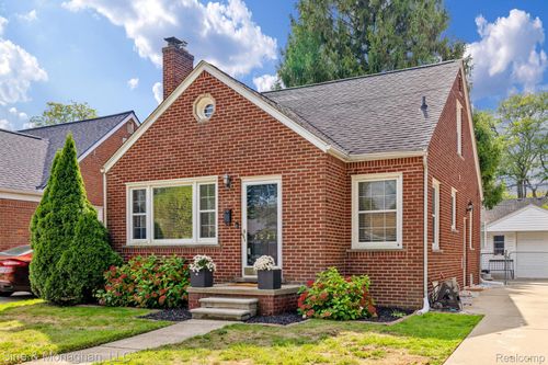 2021 Allard Ave, Grosse Pointe Woods, MI, 48236-1973 | Card Image
