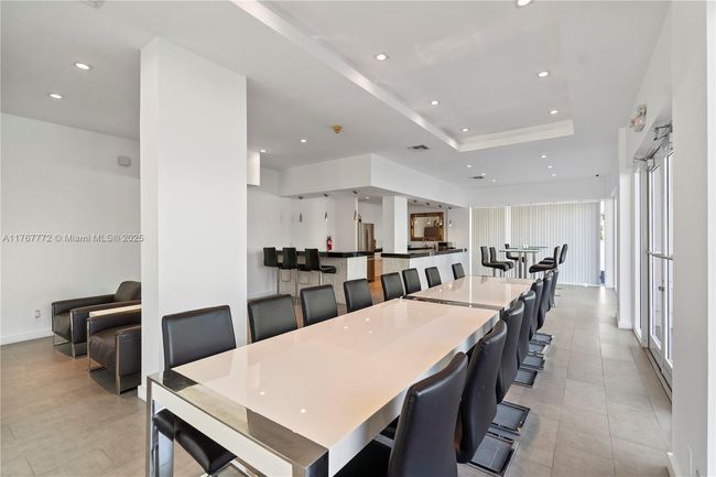 APT-1806 - 2841 N Ocean Blvd, Condo with 2 bedrooms, 2 bathrooms and null parking in Fort Lauderdale FL | Image 44
