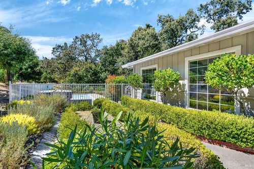 4751 Wildwood Ln, Sonoma, CA, 95476-6031 | Card Image