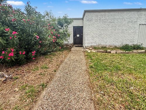 2106 Avenue L, Galveston, TX, 77550-4724 | Card Image