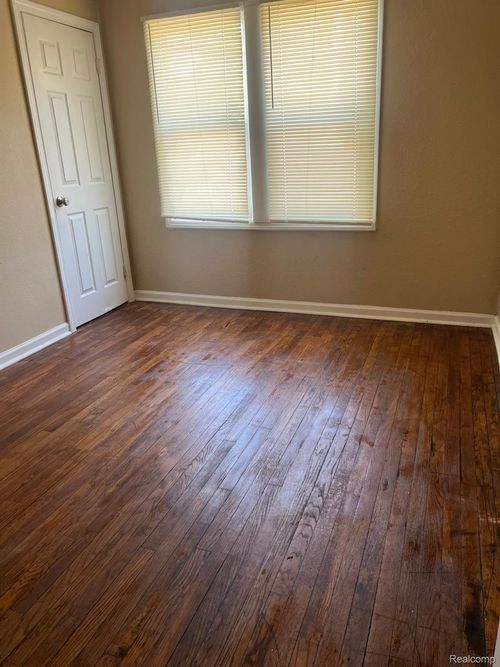 18995 Wormer St, Detroit, MI, 48219-2208 | Card Image