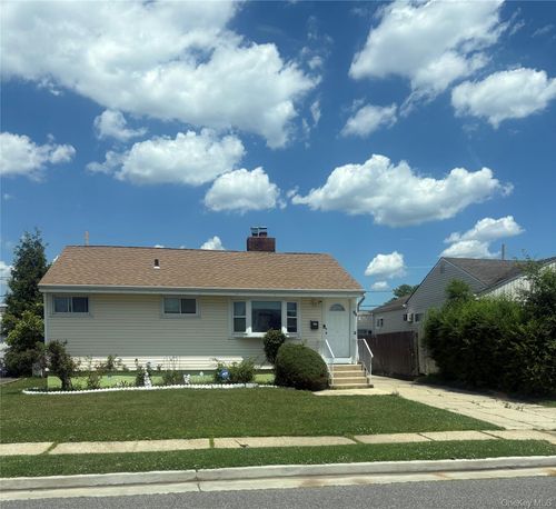 64 Hubbard Ave, Freeport, NY, 11520-6249 | Card Image