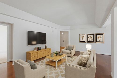 207-9204 Charleston Dr, Manassas, VA, 20110-2829 | Card Image