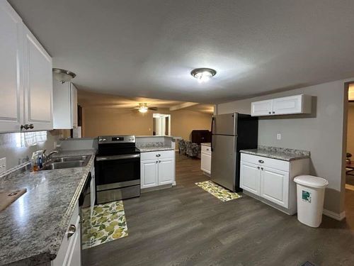 6 Kathy Ln, Huntsville, TX, 77320-1310 | Card Image