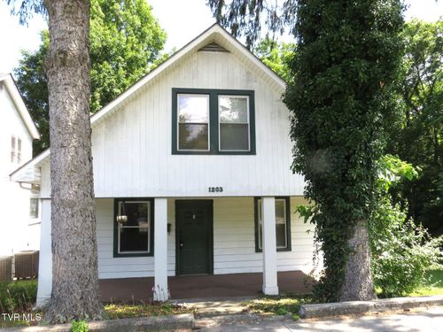 1203 Virginia Ave Nw, Norton, VA, 24273-1730 | Card Image