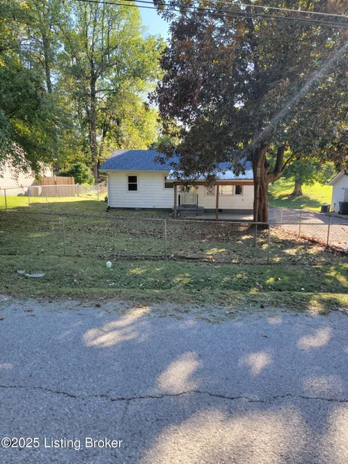 756 Chandler Ave, Radcliff, KY, 40160-8756 | Card Image