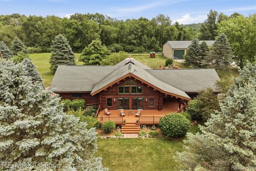 6900 Eveline Dr, Holly, MI, 48442-8644 | Card Image