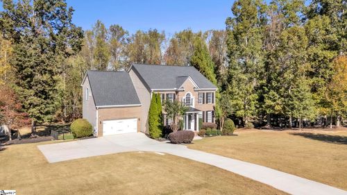 143 Hartwick Ln, Fountain Inn, SC, 29644-8022 | Card Image