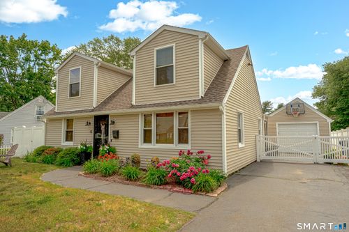 4 James St, East Haven, CT, 06512-2740 | Card Image