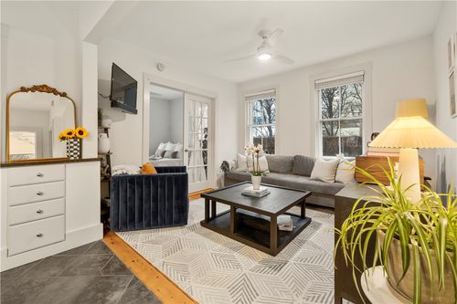 33 Marsh St, Newport, RI, 02840-2441 | Card Image