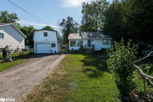 930 Gilmore Ave, Lefroy, ON, L0L1W0 | Card Image
