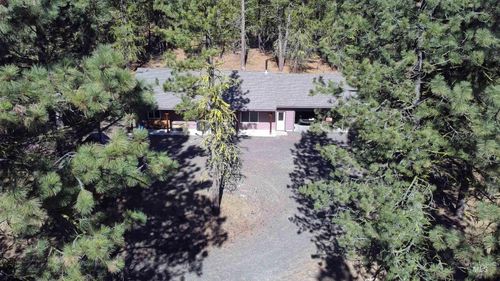 160 Pine Valley Dr, Cascade, ID, 83611-5052 | Card Image