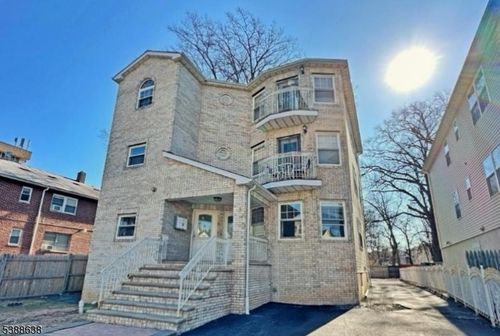 98 S Burnett St, East Orange, NJ, 07018-3079 | Card Image