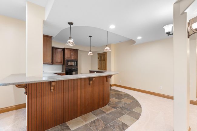 Wet bar, lower level | Image 54
