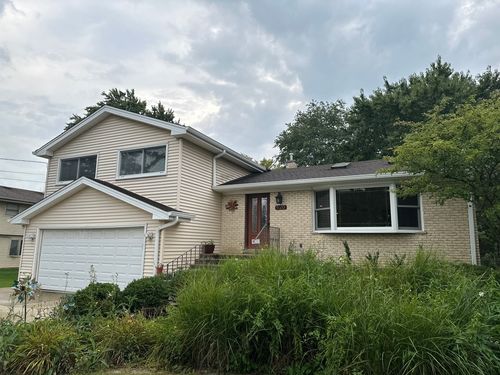 520 Russell St, Wheeling, IL, 60090-4528 | Card Image