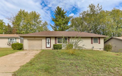 3231 W Water St, Springfield, MO, 65802-5326 | Card Image