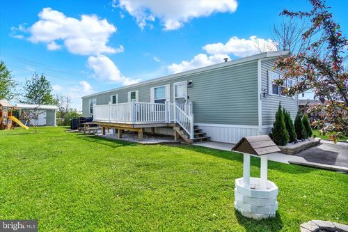 284 Chesapeake Est, THOMASVILLE, PA, 17364-9669 | Card Image