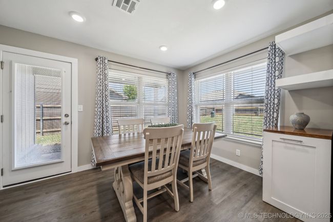 11001 117 Th East Pl, House other with 3 bedrooms, 2 bathrooms and null parking in Owasso OK | Image 14