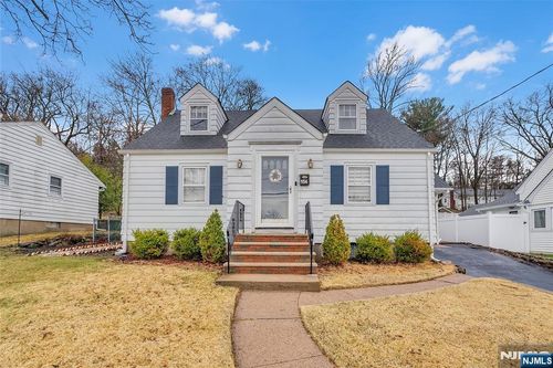 154 Watchung Dr, Hawthorne, NJ, 07506-2850 | Card Image