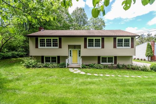 31 Buckingham Road, New Milford, CT, 06776 | Card Image