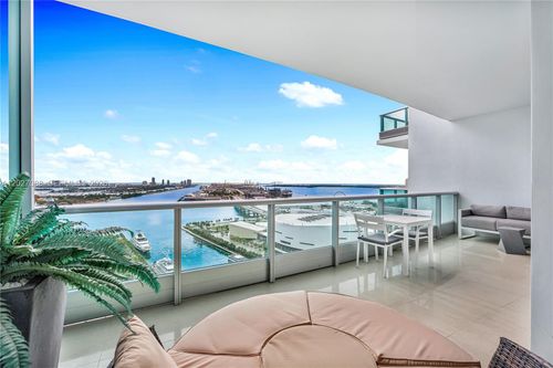 3109-900 Biscayne Blvd, Miami, FL, 33132-1567 | Card Image