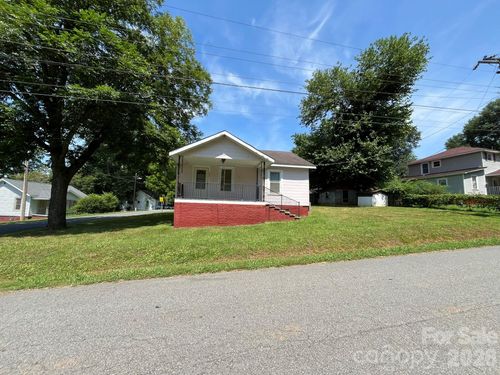 208 Bell St, Mount Holly, NC, 28120-1511 | Card Image