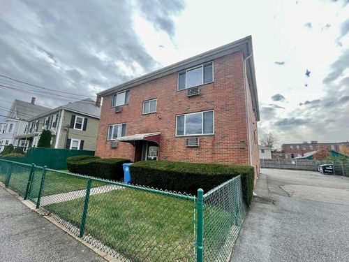 apt-5-15 Clinton St, Waltham, MA, 02453-5944 | Card Image