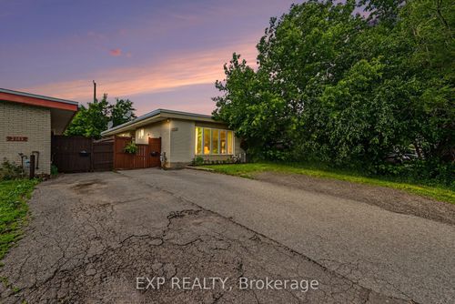2385 Walkley Rd, Ottawa, ON, K1G3H1 | Card Image