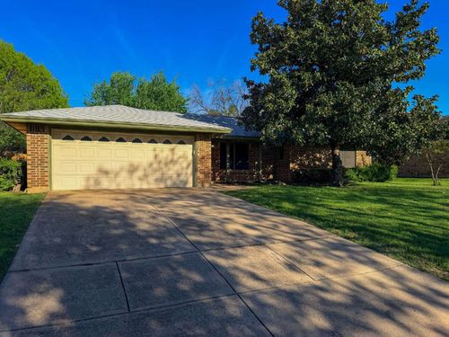 3708 Holland Dr, North Richland Hills, TX, 76180-1550 | Card Image
