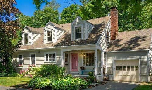 79 Pleasant St, Manchester, MA, 01944-1116 | Card Image